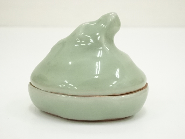  京焼　加藤渓山造　天龍寺青磁辰香合（共箱）